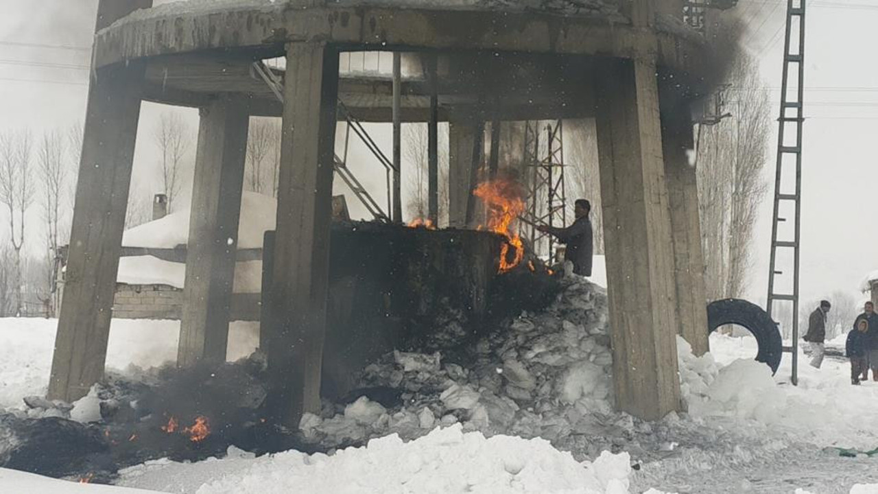 Donan depo koca ilçeyi susuz bıraktı