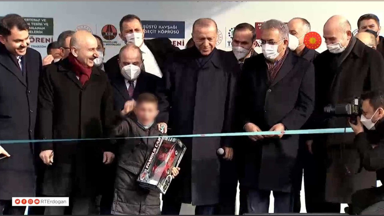 Süleyman Soylu ''çocuk mikrofonu kapmış'' demişti! Yeni görüntüler ortaya çıktı