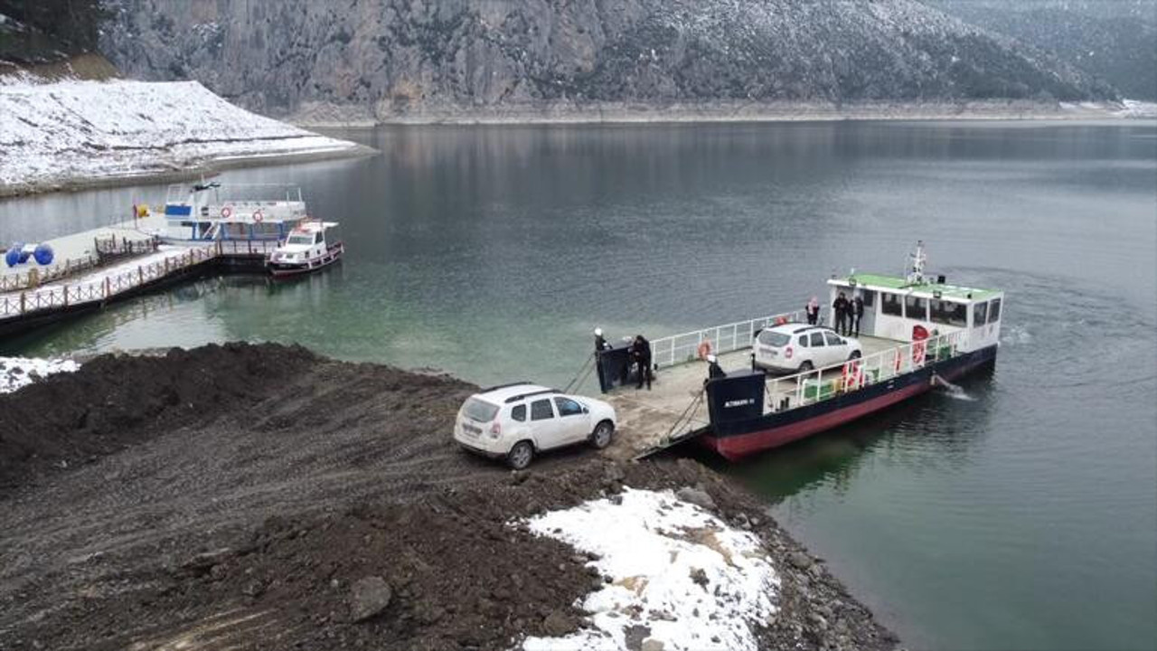 Göl, tepe, karlı yolları aşan ekipler aşı mesaisinde