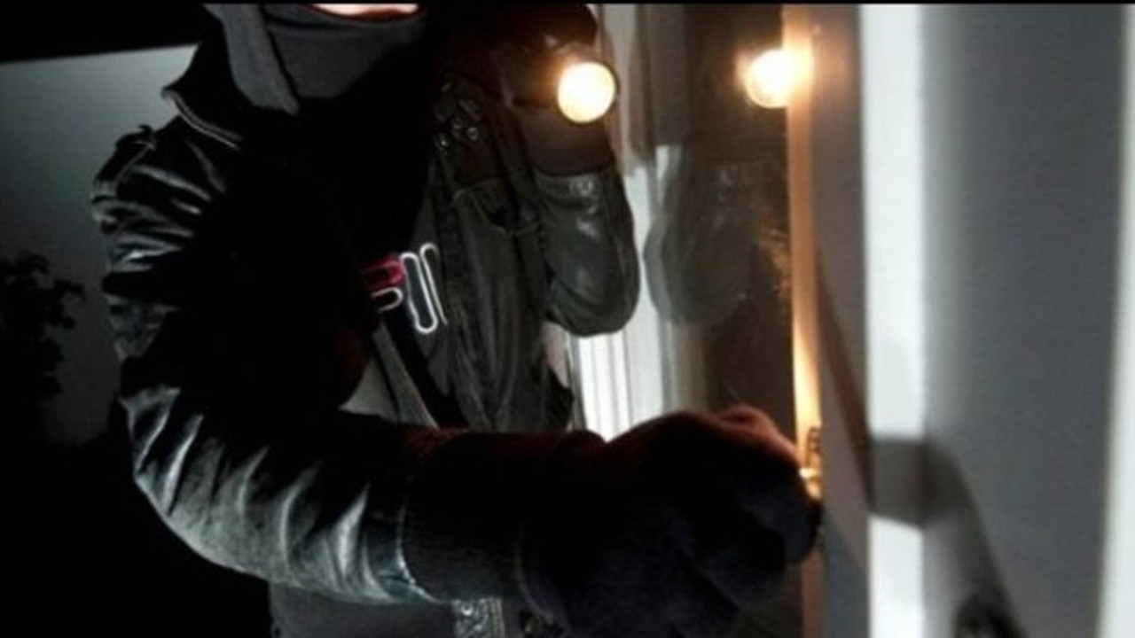 Bir gecede 8 işyerini soyup kayıplara karıştı