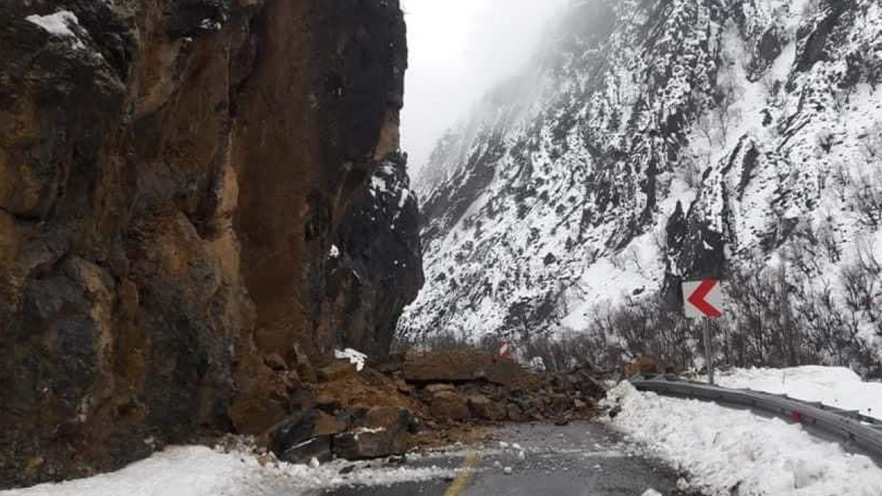 Sürücülerin dikkatine! Taşıt yolu trafiğe kapatıldı