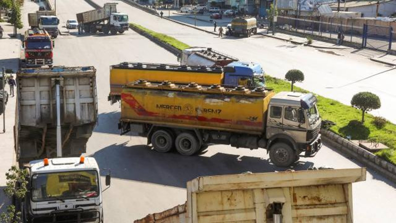 Ulaşım sektörü çalışanları yol kapattı
