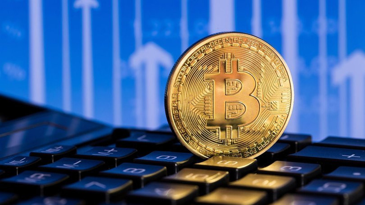 Dev firma yine Bitcoin satın aldı. Piyasaları çöküş korkusu sardı