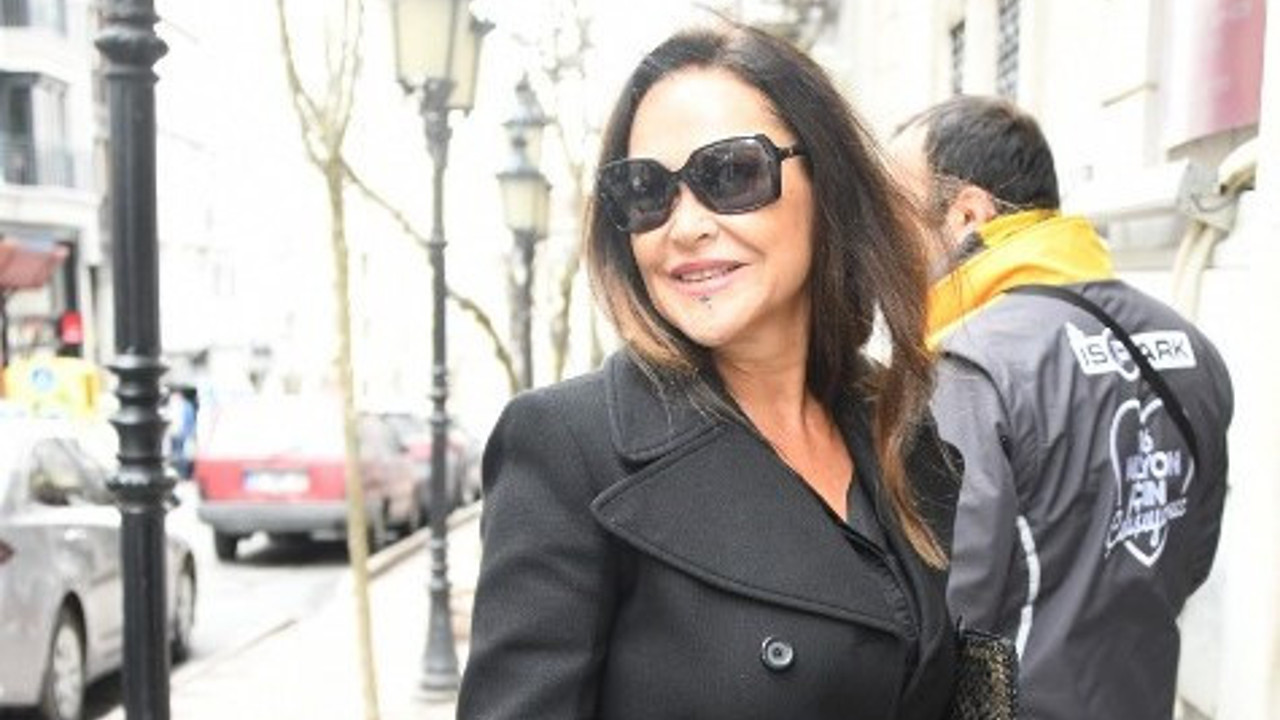 Hülya Avşar'dan şoke eden hamilelik açıklaması!