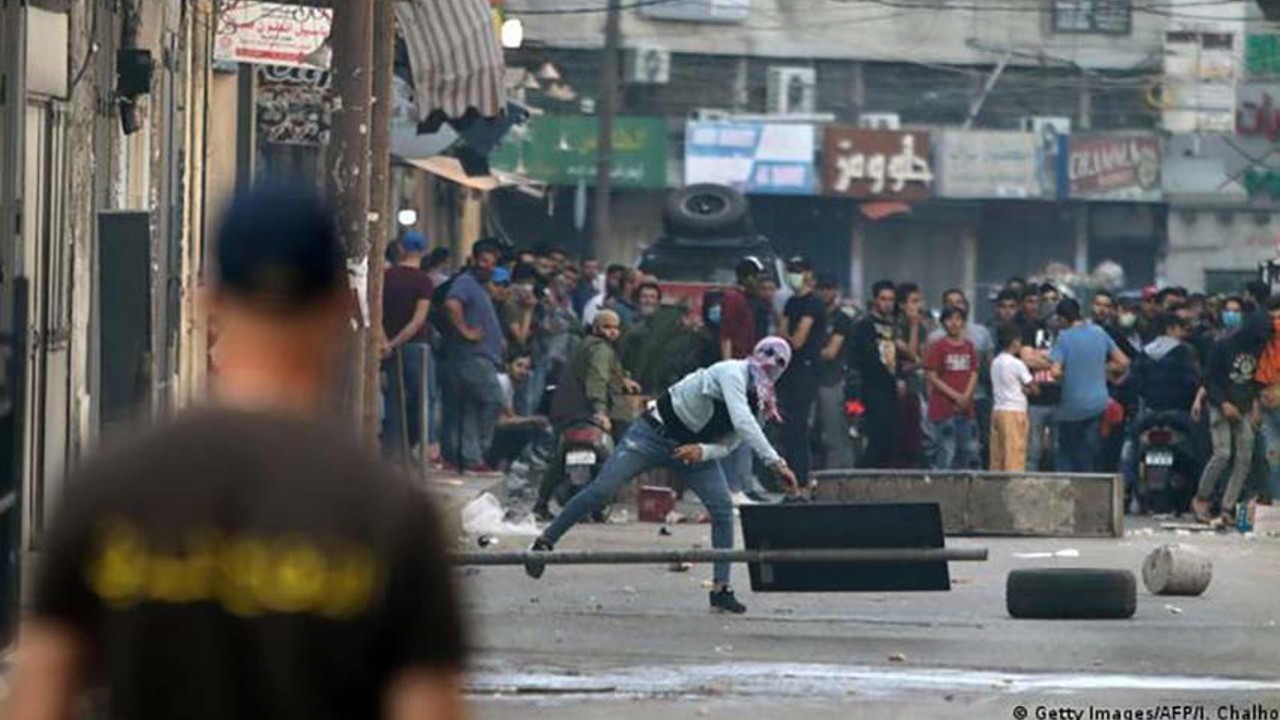 Bankalardaki dövizlerin yüzde 75'ine el koydular. Bir ülke krizden çıkışın yolunu böyle buldu