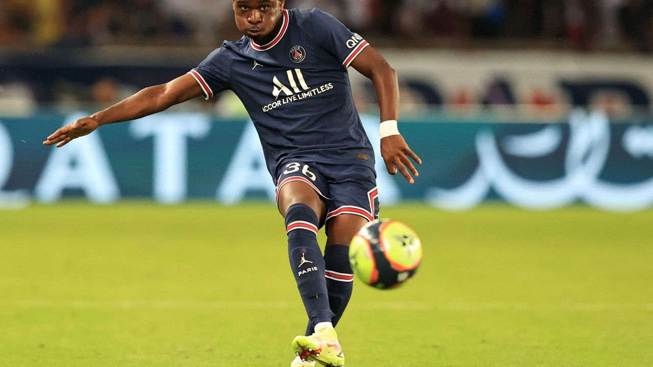 Galatasaray PSG'nin yıldızını getiriyor