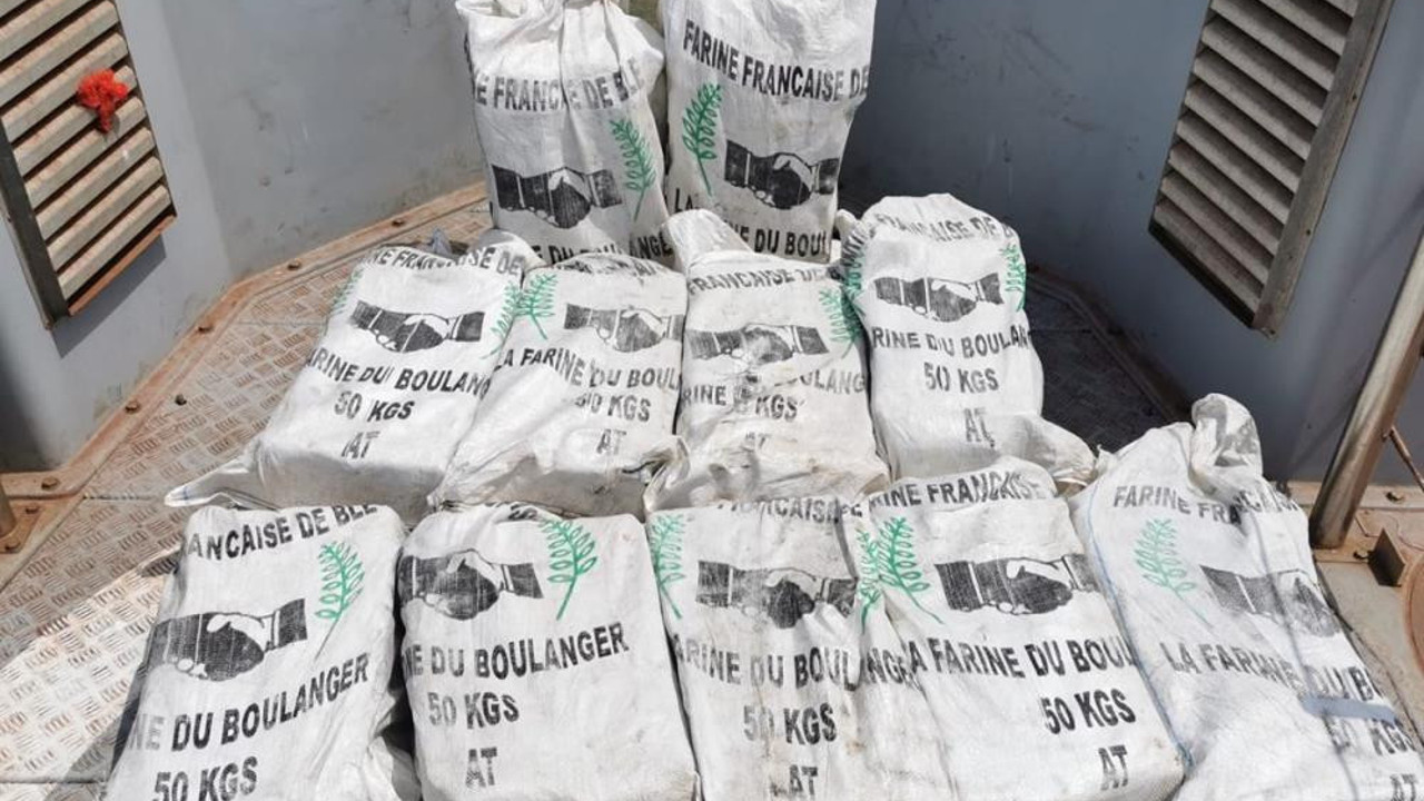 Türk Bayraklı tekneyi İspanya ve Gine polisi bastı