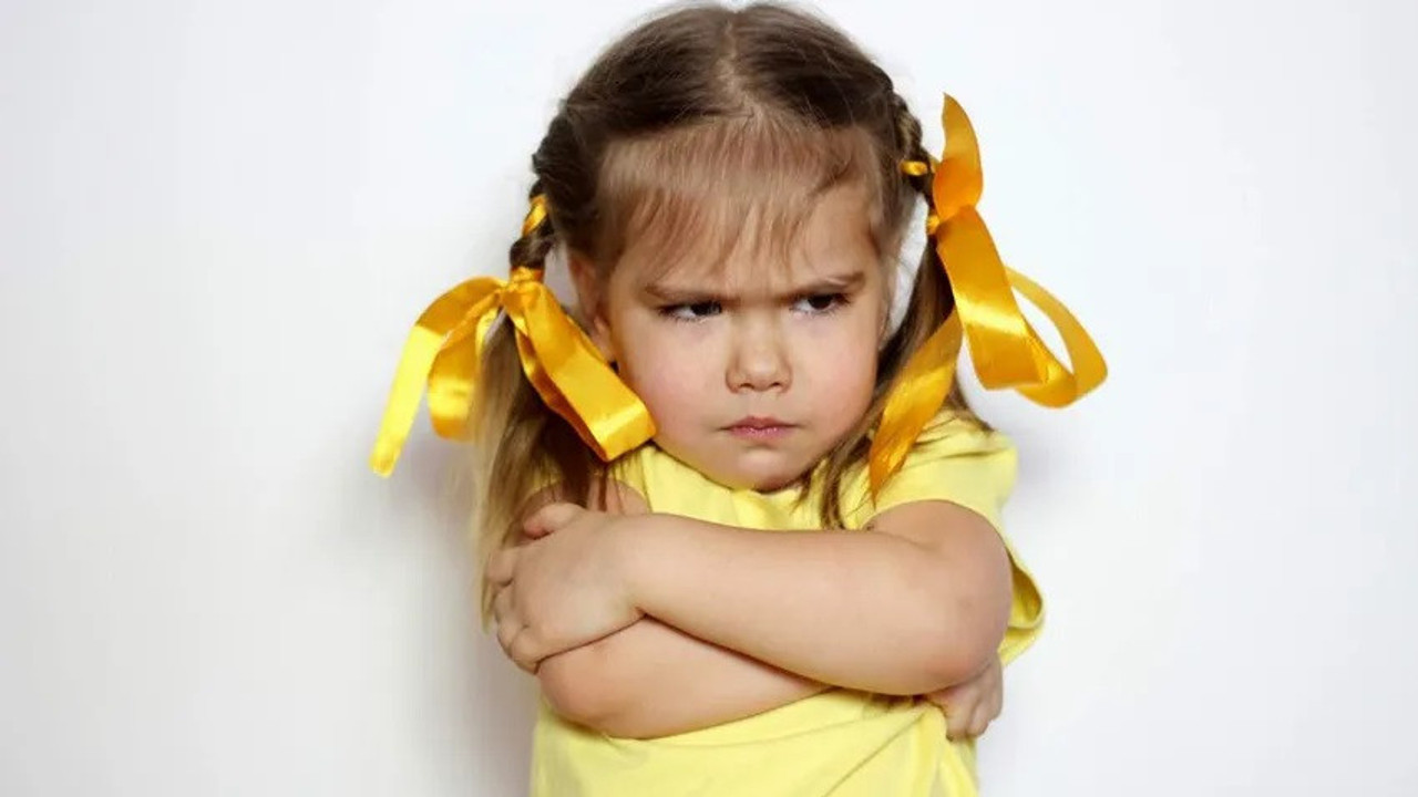 Öfkelenen çocuğa nasıl yaklaşmalıyız?