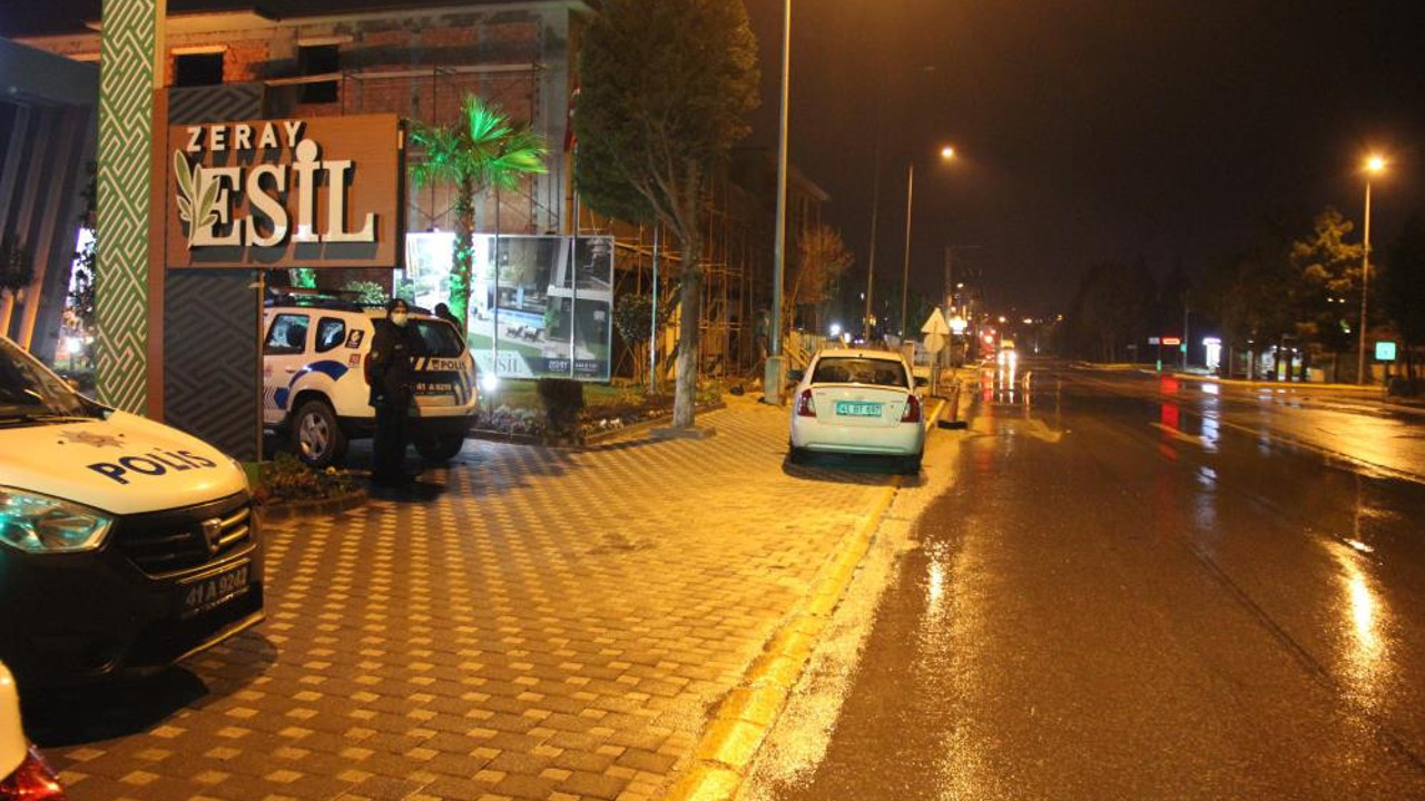 Hırsızlar bekçi bıçakladı