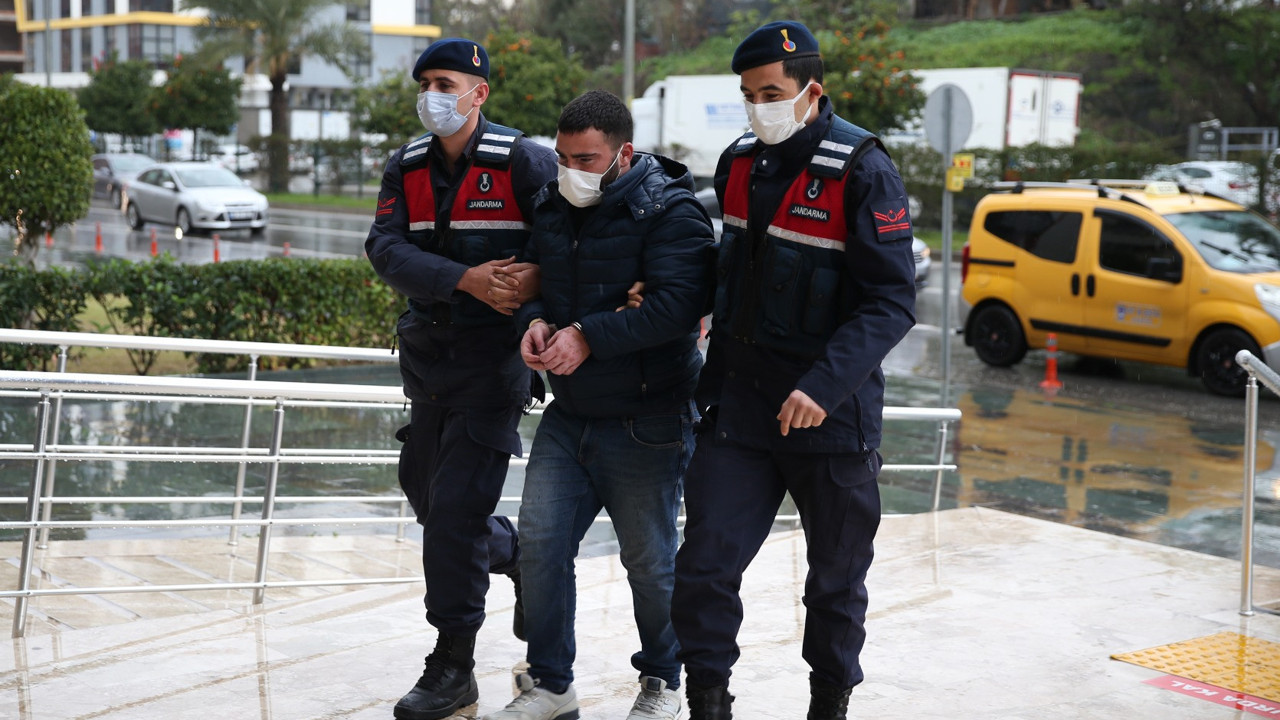 Alanya'da göçmen kaçakçılığı operasyonun: 2 gözaltı