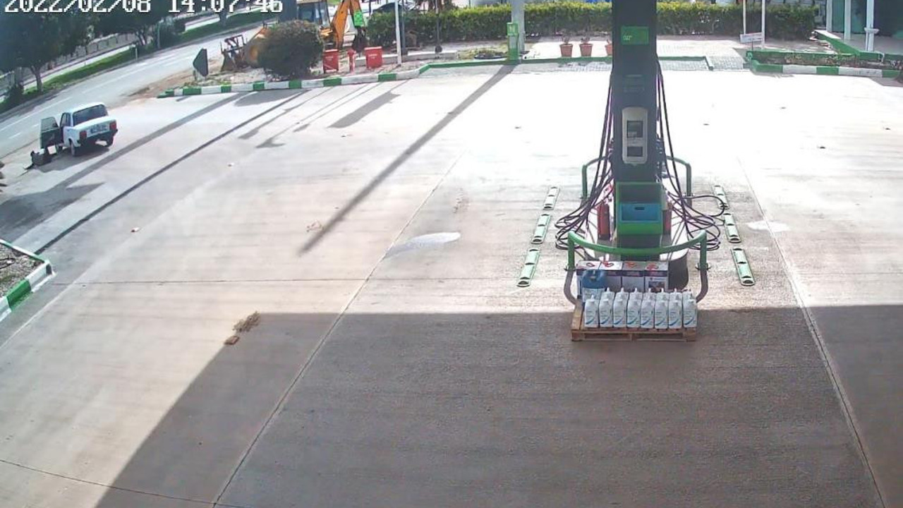 Acemi driftçi aracın kapısı açılınca dışarı fırladı!