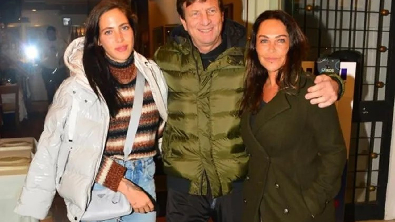 Gel Hülya! Bir aile pozu verelim