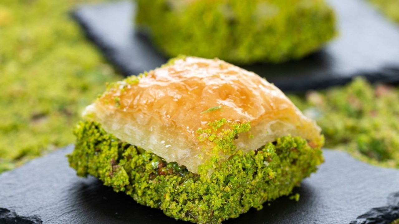 Artık 1 dilim baklava yemekte hayal oldu. Bakın 1 baklava kaç para oldu