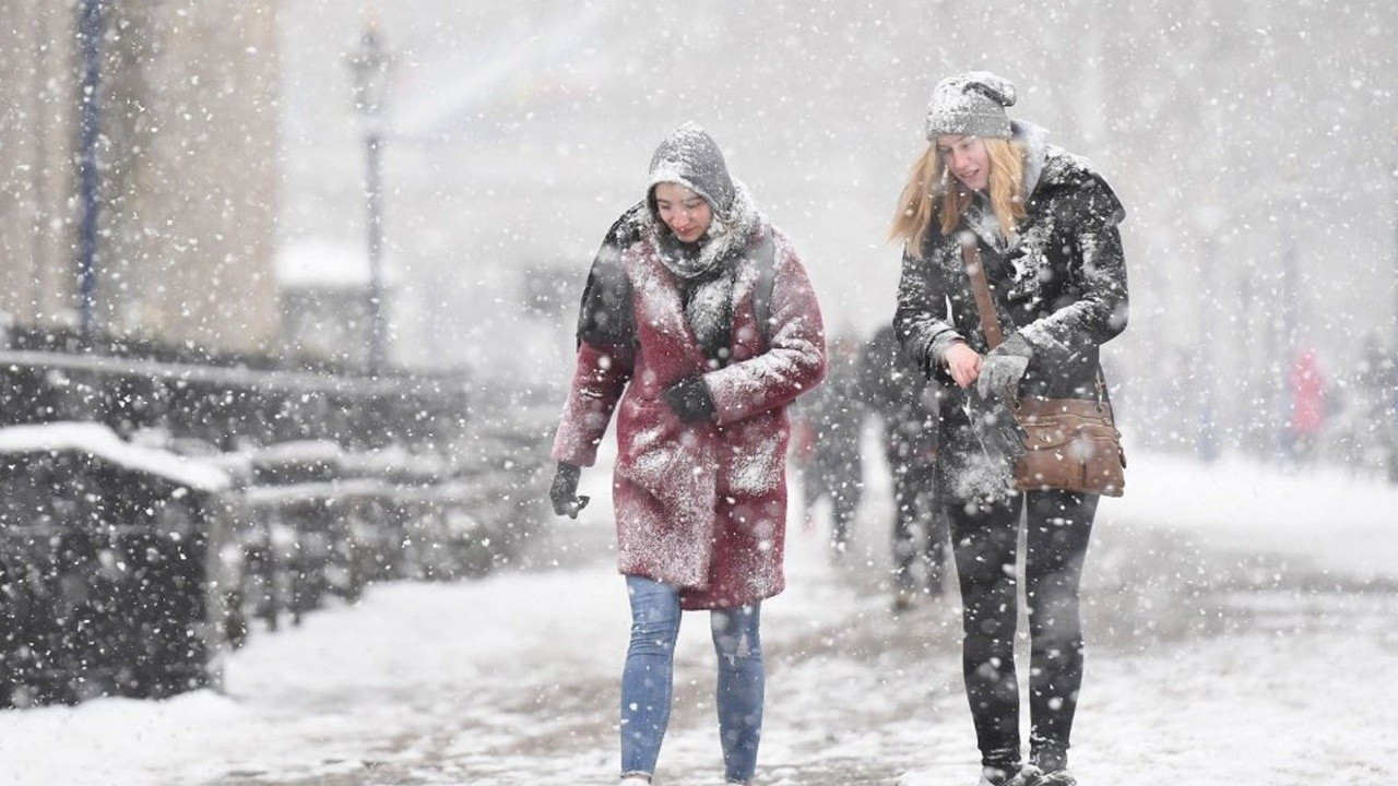 Flaş... Meteoroloji saat vererek uyardı: Kar geliyor