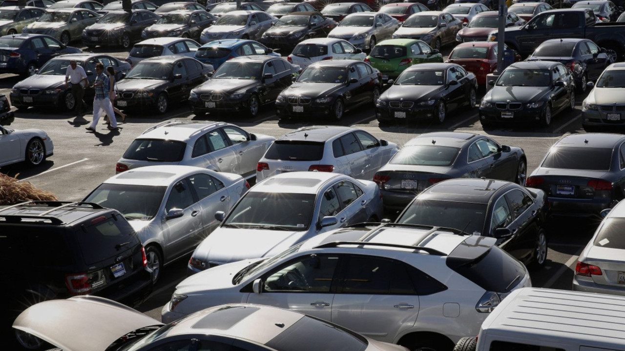 İkinci el otomobil satışlarında 10 yaş krizi