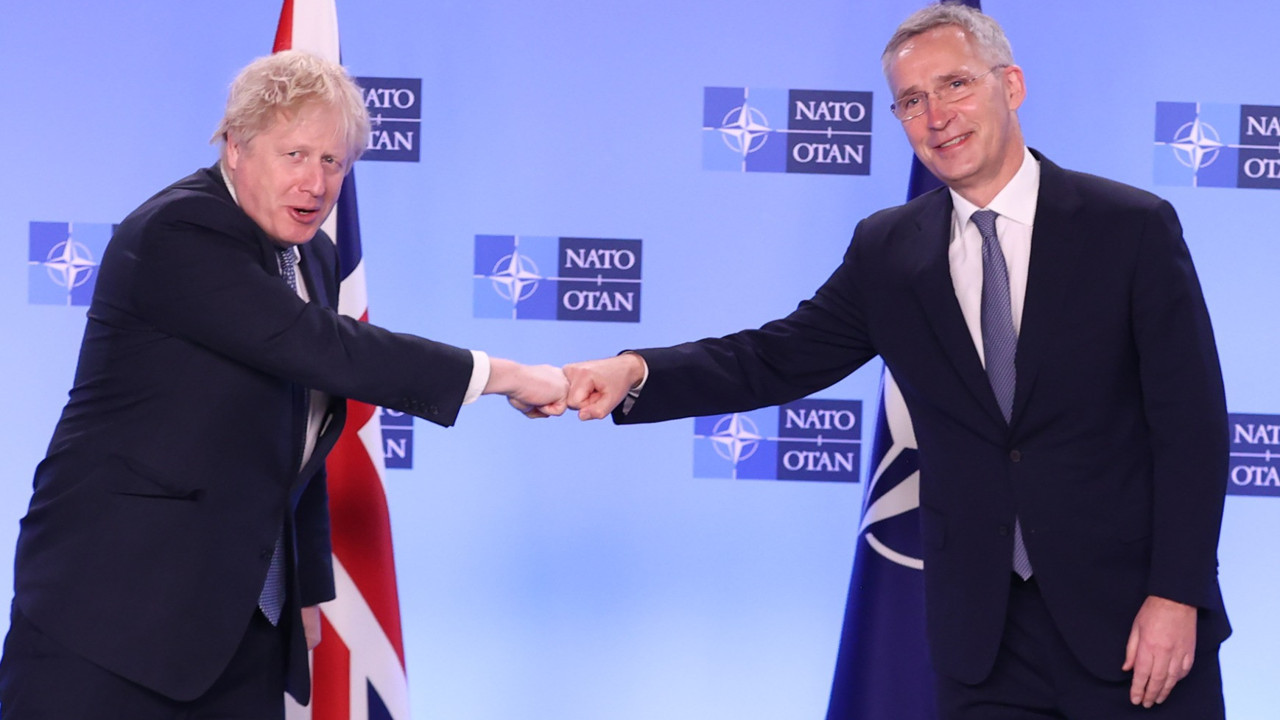 Stoltenberg ve Johnson NATO Karargahı'nda görüştü