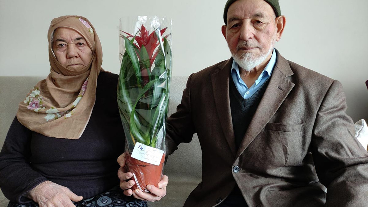 60 yıldır evli çiftten gençlere altın öğütler: Birbirinizi anlayın, küsmeyin