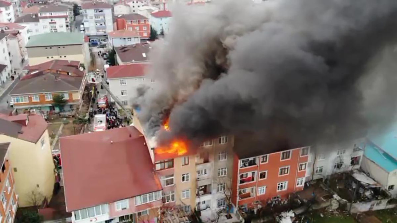 Sultanbeyli'de çatı yangınında 1 çocuk öldü