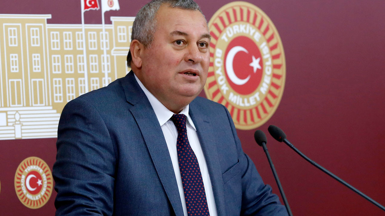 Cemal Enginyurt'tan AKP'li Can'a zehir zemberek sözler. "Siyasetçi olmak için Gülen'i ziyaret ettim" diyen AKP'li vekil 6 lideri hedef aldı.