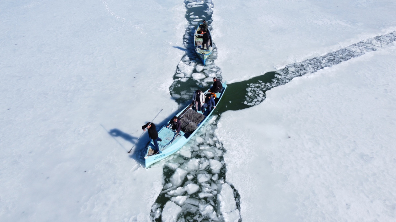 Beyşehir Gölü'nde balıkçıların mesaisi başladı