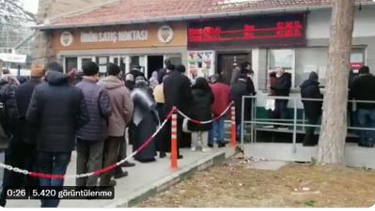 AKP'nin bir kalesinde daha uçsuz bucaksız kuyruk