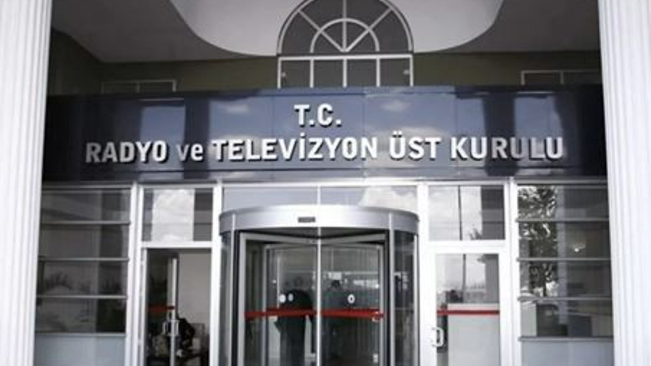RTÜK'e bir haller oluyor! İnanamayacaksınız ama yaşandı... İktidarı destekleyen televizyon kanalına ceza