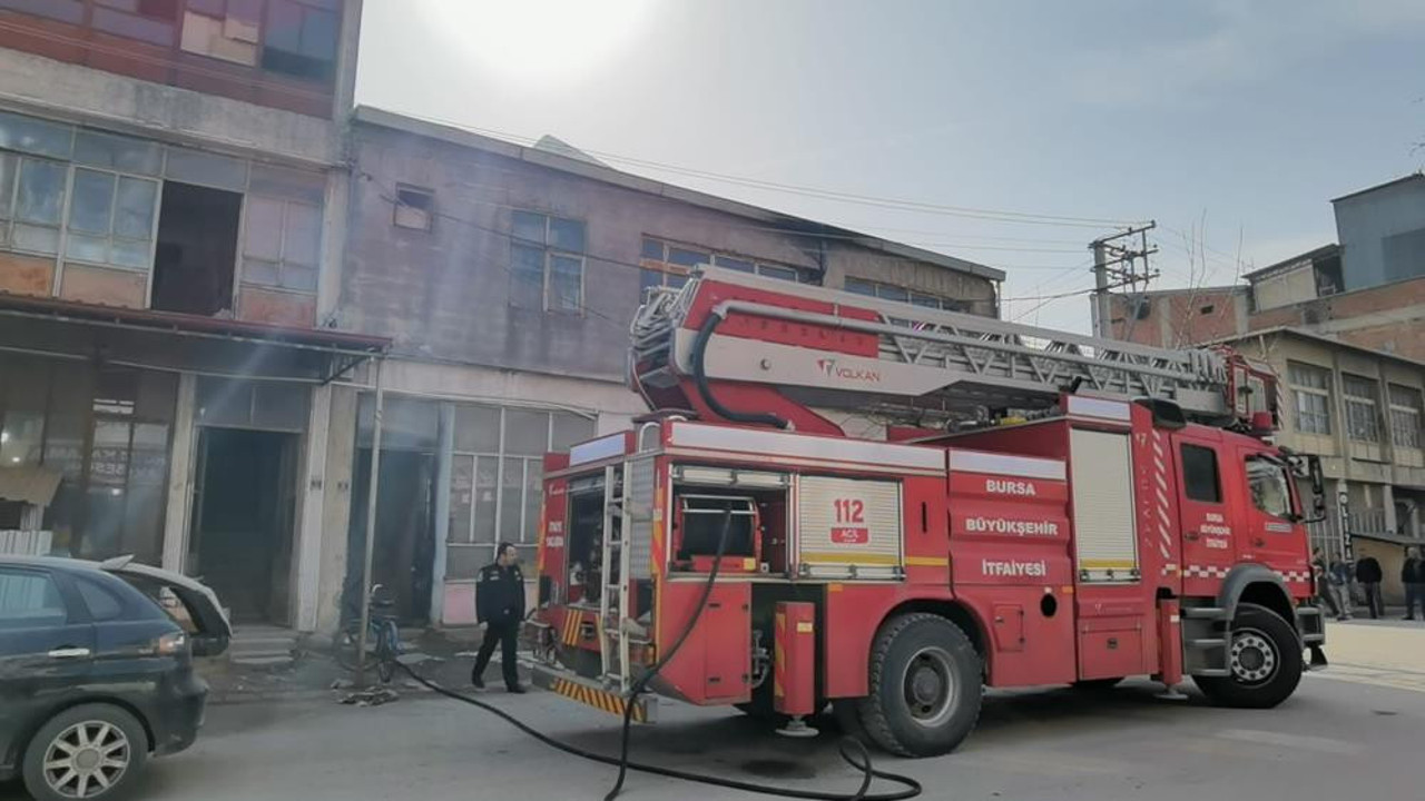 Süs tavukları duman kurbanı