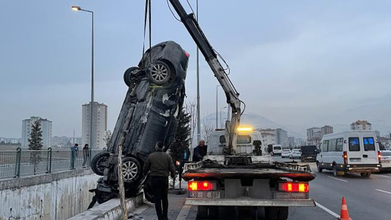 Kayseri'de otomobil kanala uçtu. 2 yaralı