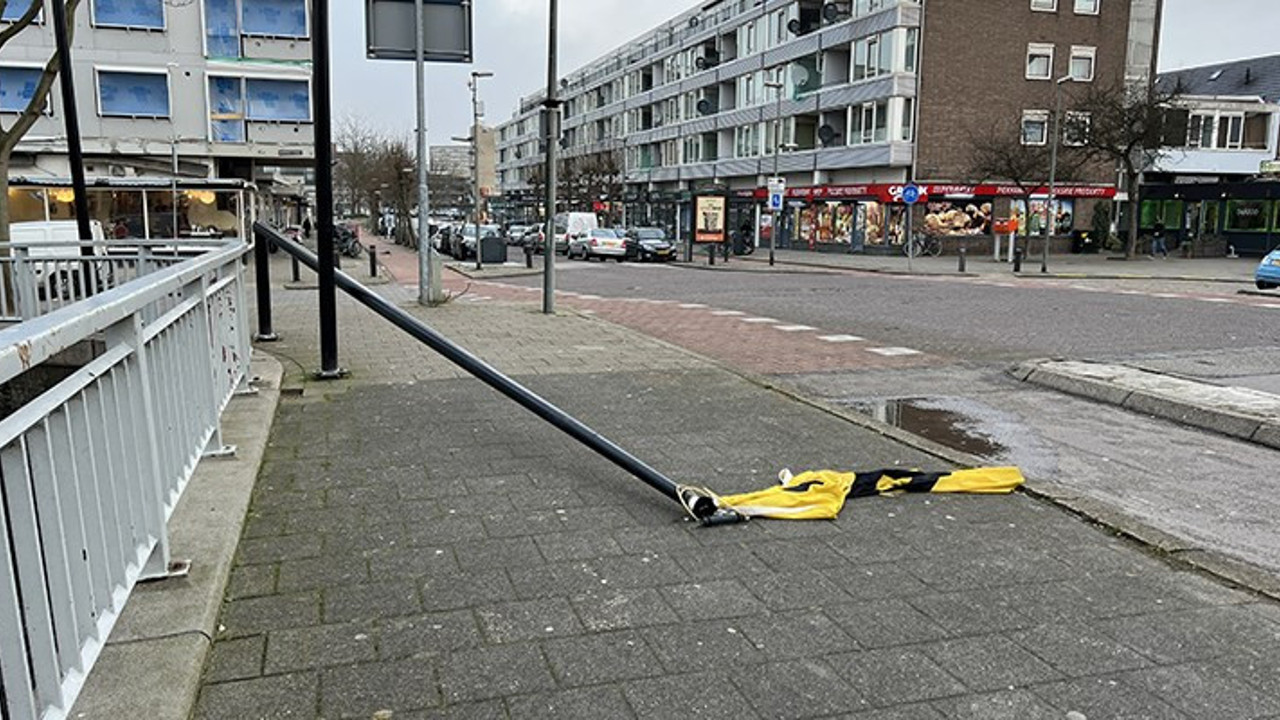 Hollanda'da fırtına nedeniyle 'kırmızı alarm' verildi