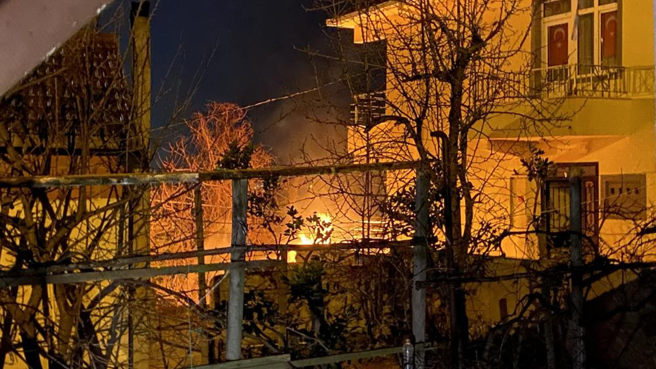 Doğalgaz panosu alev aldı