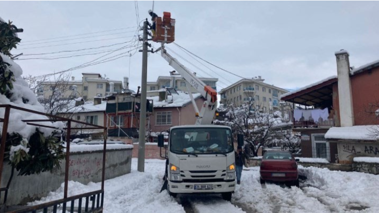 Isparta'yı günlerce elektriksiz bırakmışlardı: Cengiz ve Kolin Isparta'da arızaya müdahale işini kendilerine ihale etti
