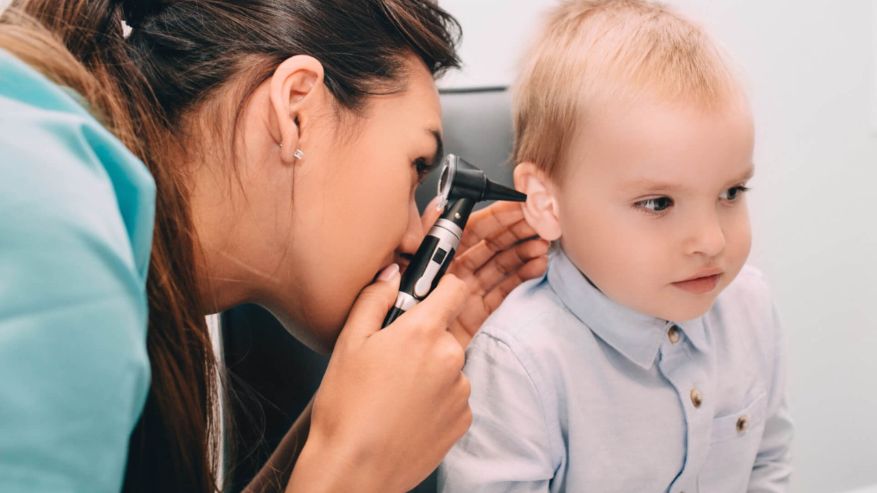 Çocuklarda orta kulak iltihabı işitme kaybına neden olabiliyor