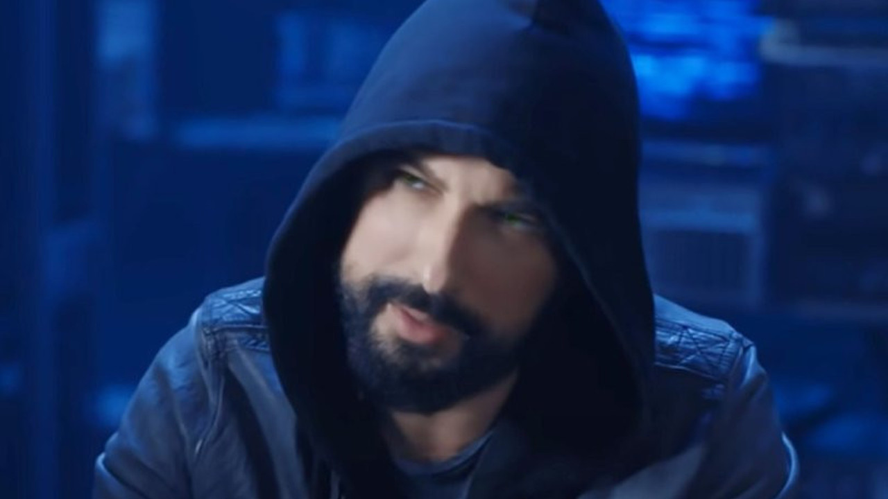 Tarkan 'Geççek' şarkısıyla zirveye oturdu