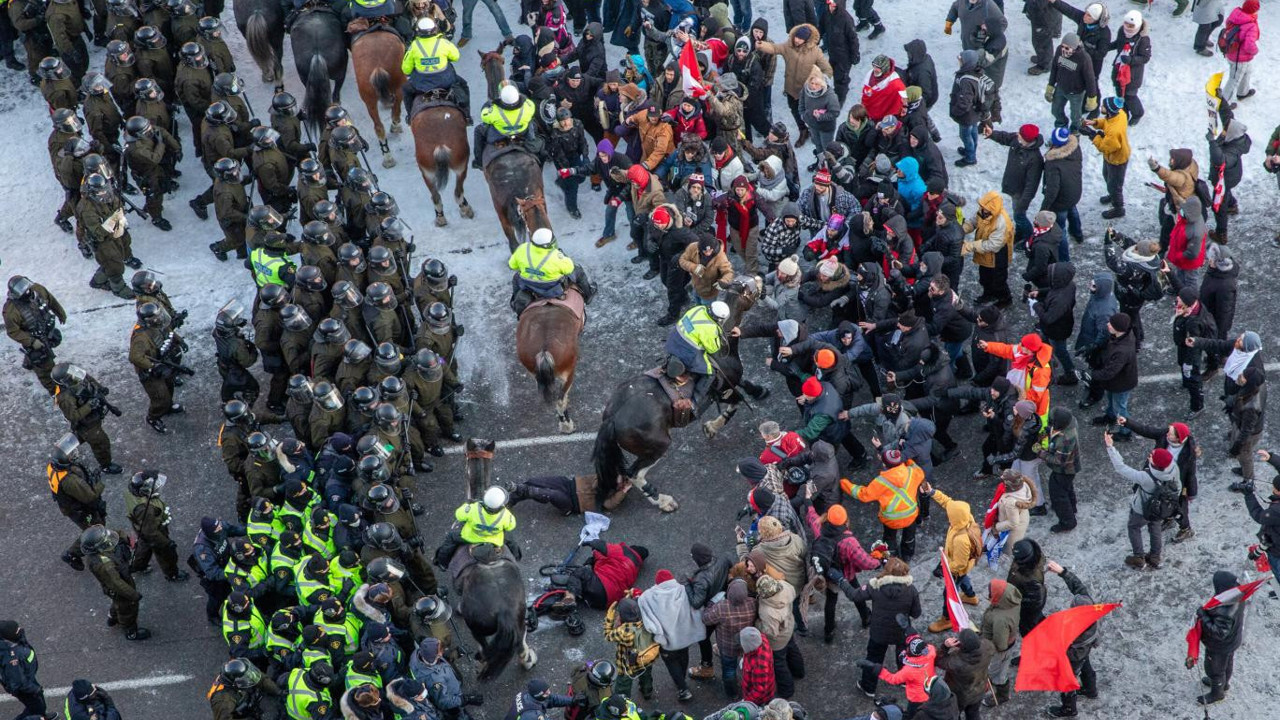 Kanada'da aşı karşıtlarına polis müdahalesi