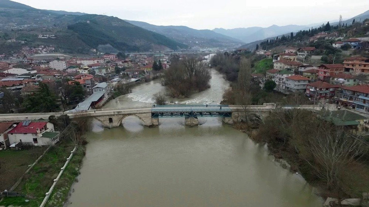 527 yıllık tarihi olan köprü bakın ne halde!