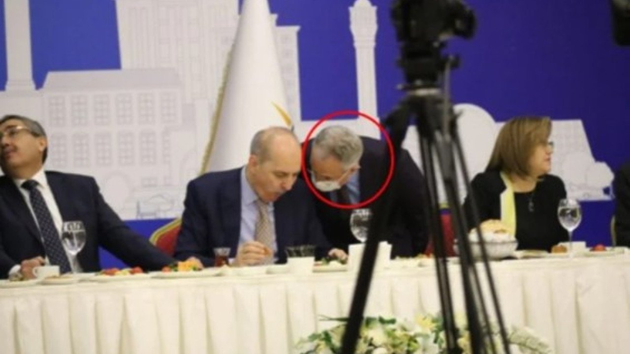 Fatma Şahin'in 'tam bir deli' dediği rektörle göz göze gelmemek için bakın ne yaptı