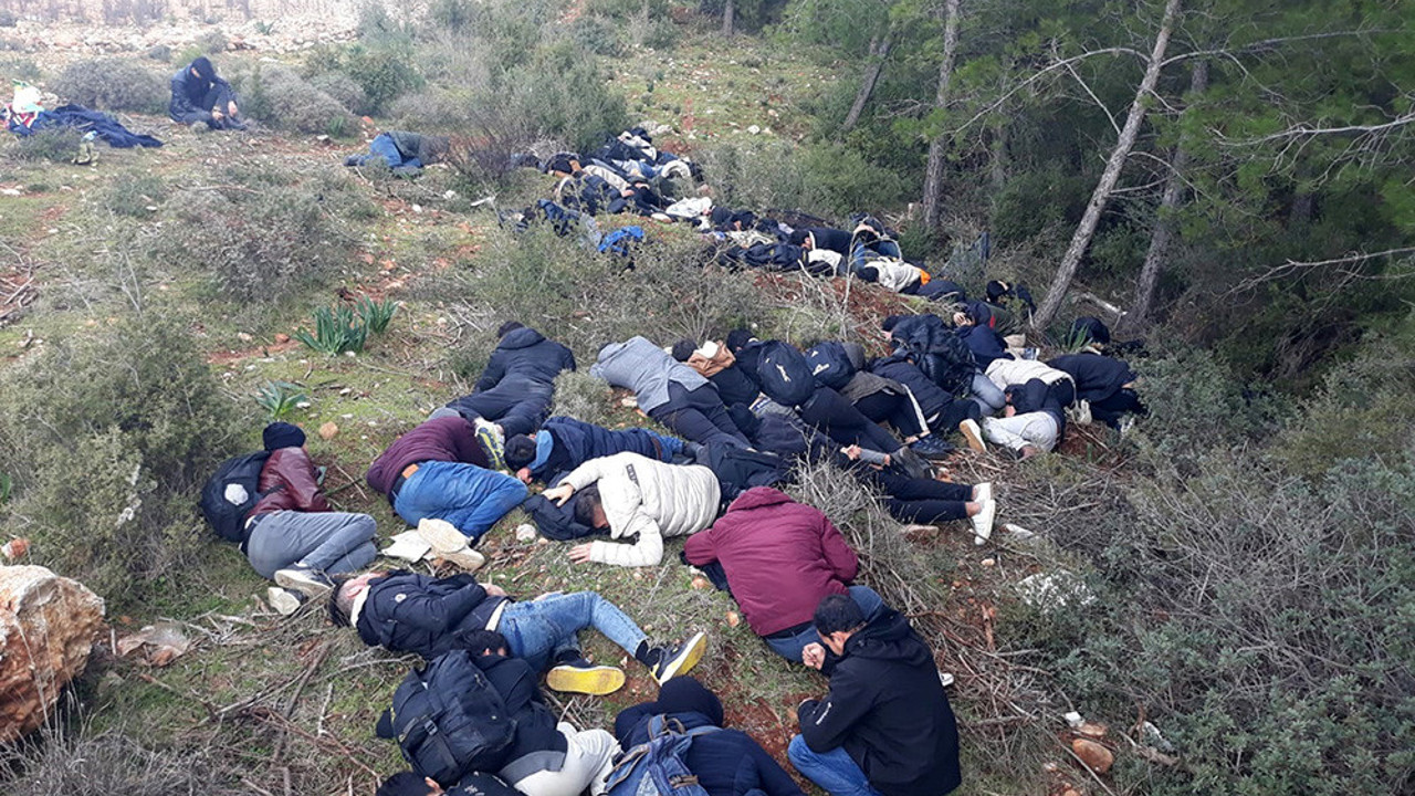 Kaş'ta 88 kaçak göçmen yakalandı