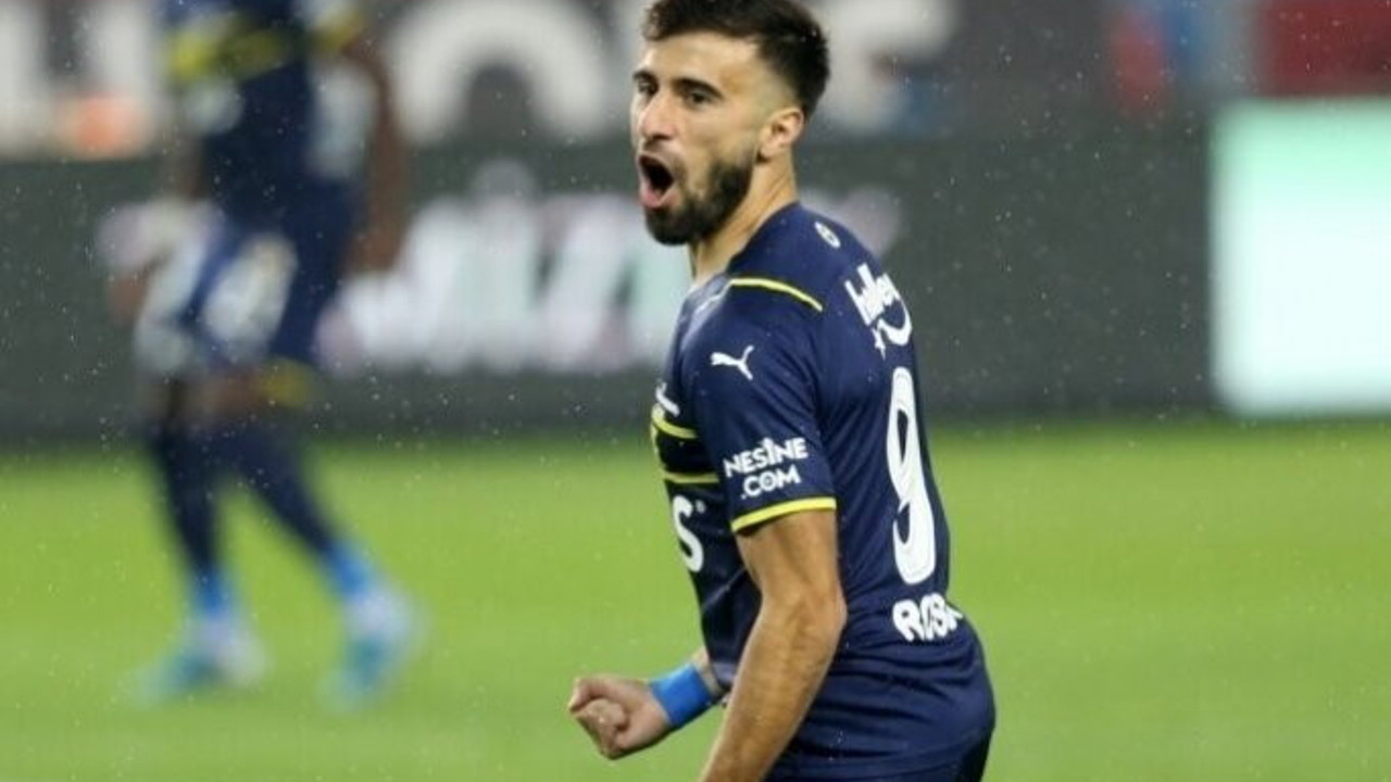 Flaş... Flaş... Fenerbahçe yıldız oyuncuyla 4 yıllık sözleşme imzaladı