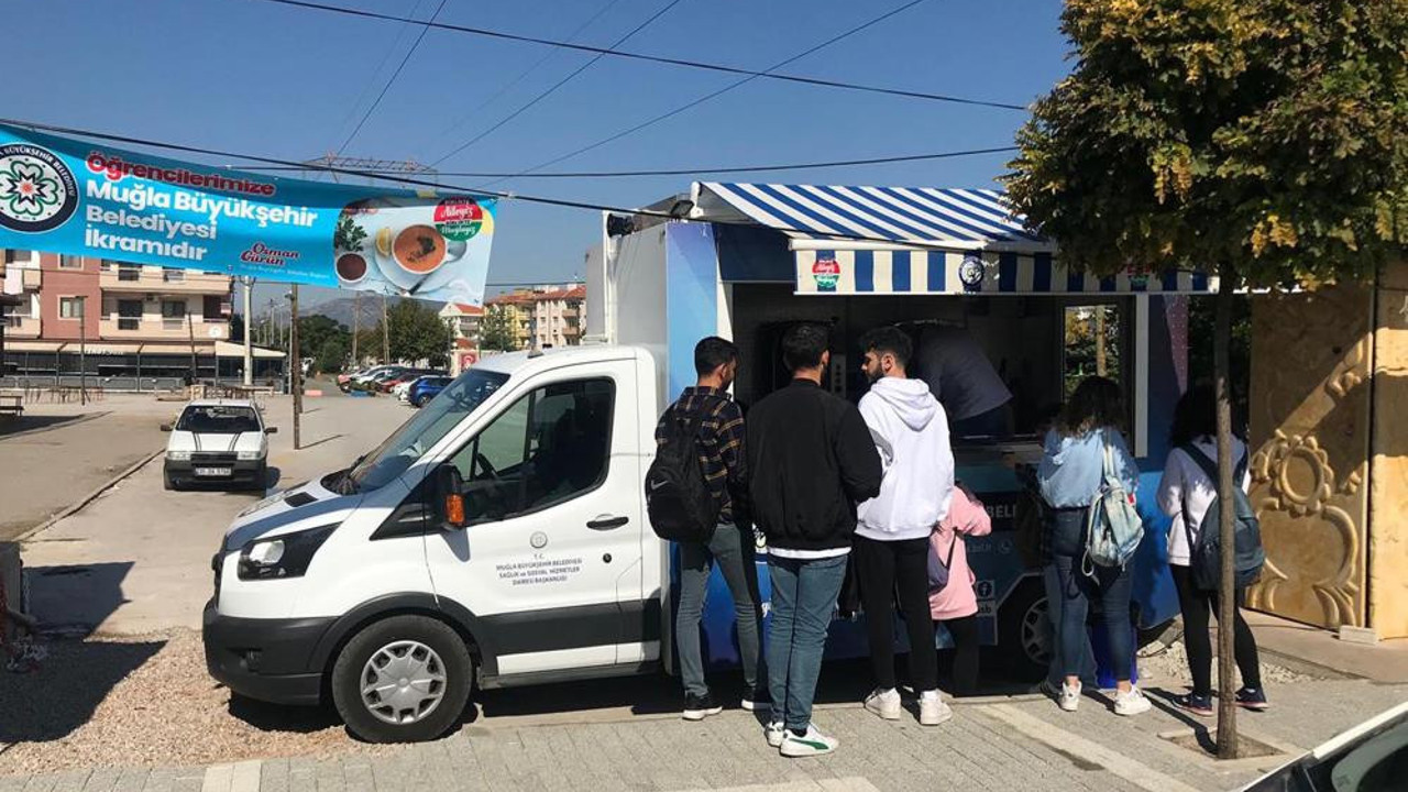 Üniversite öğrencilerine ücretsiz çorba