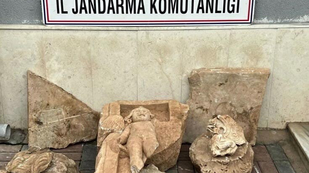 Salihli'de 'Eros bebek' heykeli ele geçirildi