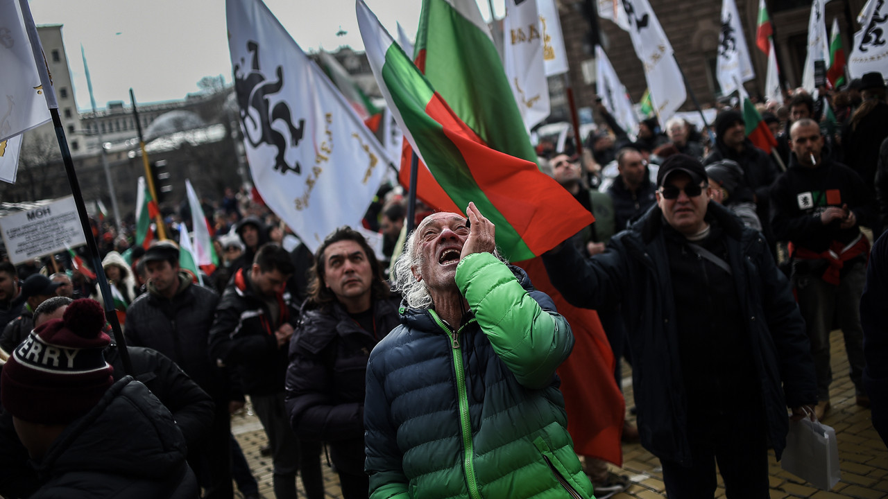 Bulgaristan'da zorunlu aşı uygulaması protesto edildi