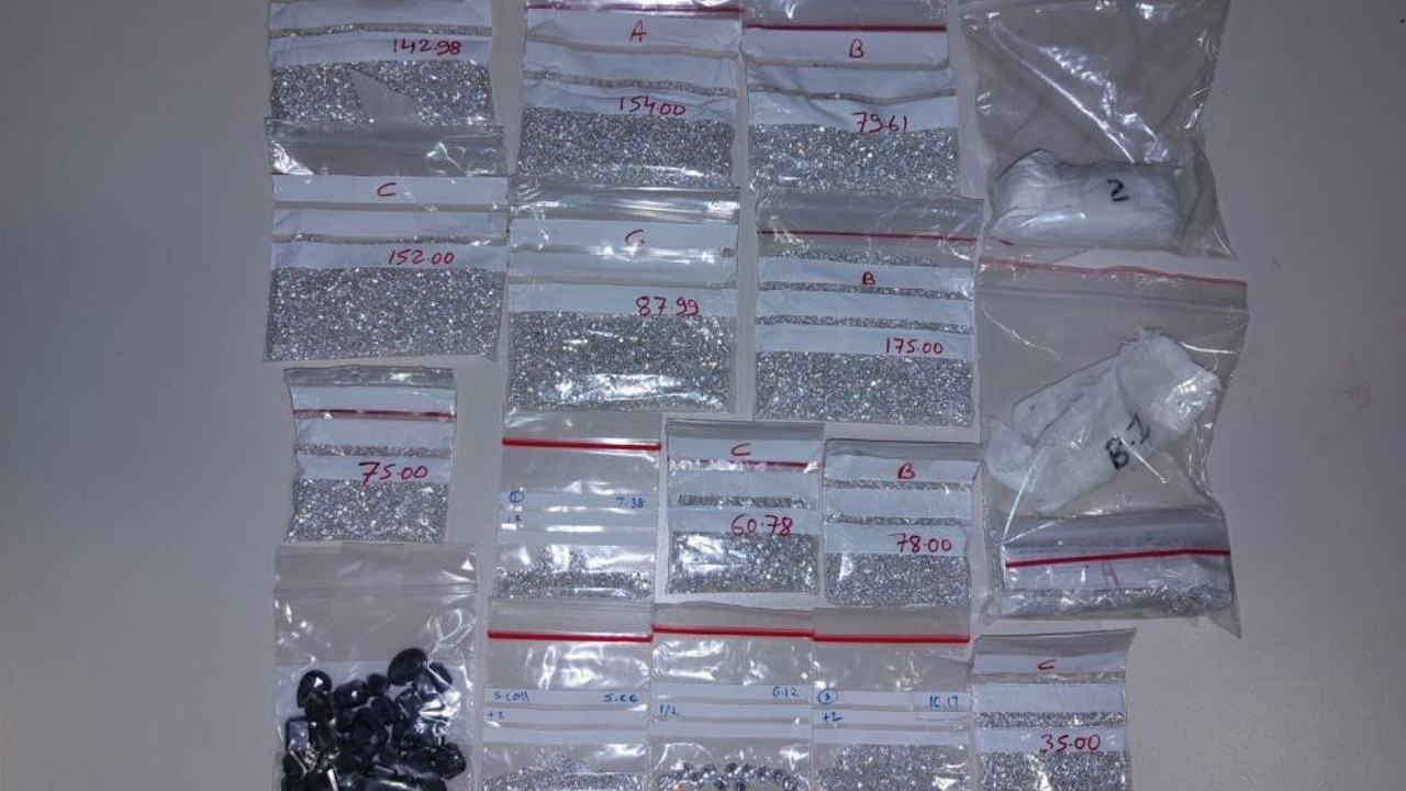 Sabiha Gökçen Havalimanı'nda kaçak pırlanta baskını