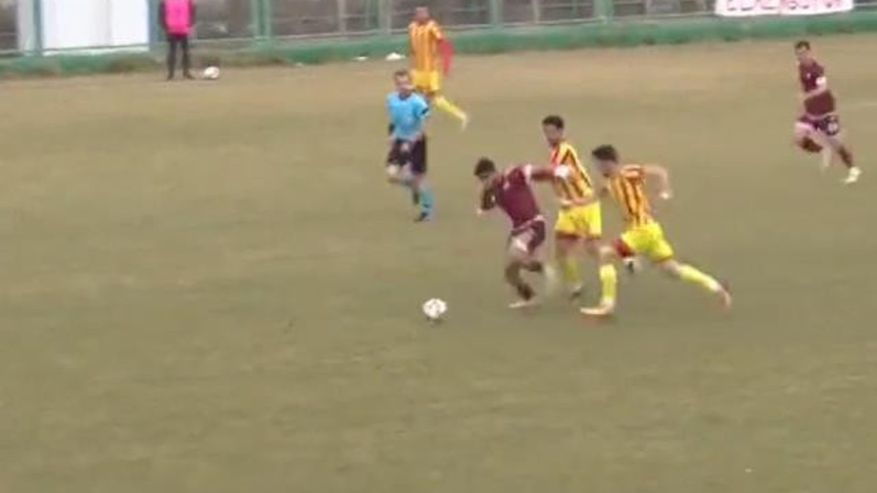 Dünya, Elazığspor maçındaki hakemi konuşuyor! Verdiği kararlar herkesi hayrete düşürdü