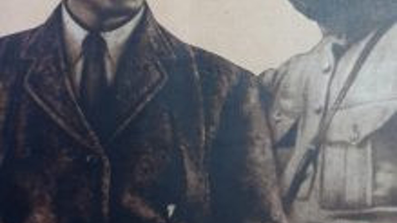 Atatürk: “Yaşasın Ukrayna ordusunun başkumandanı kahraman Frunze!”