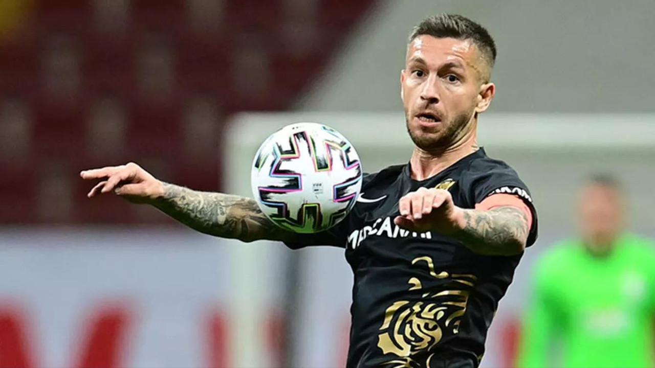 Sen misin yönetimi protesto eden! Adem Büyük Malatya'dan gönderildi.