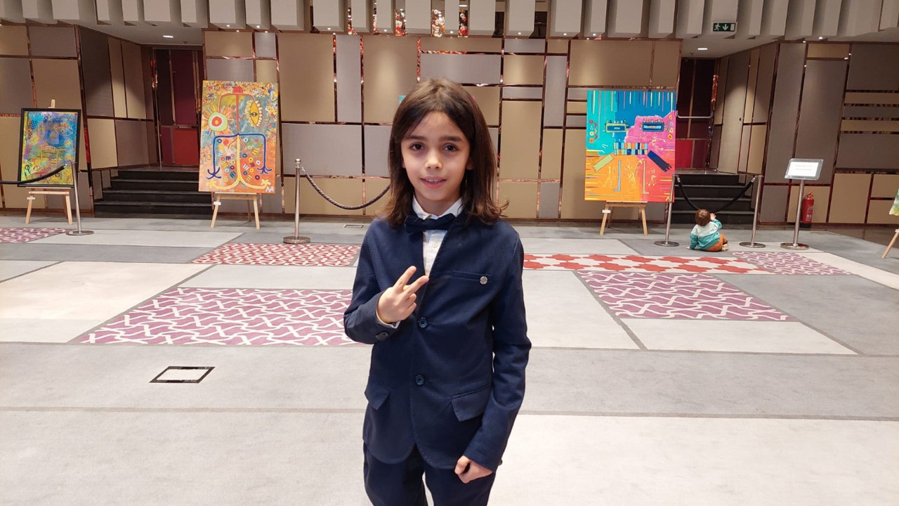 'Küçük Picasso' lakaplı Mikail Akar’ın Türkiye’deki ilk sergisi açıldı