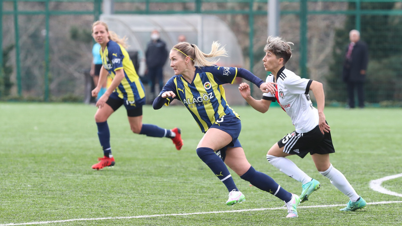Fenerbahçe Kadın Futbol Takımı, Beşiktaş'ı derbide mağlup etti! Tribünde olay...