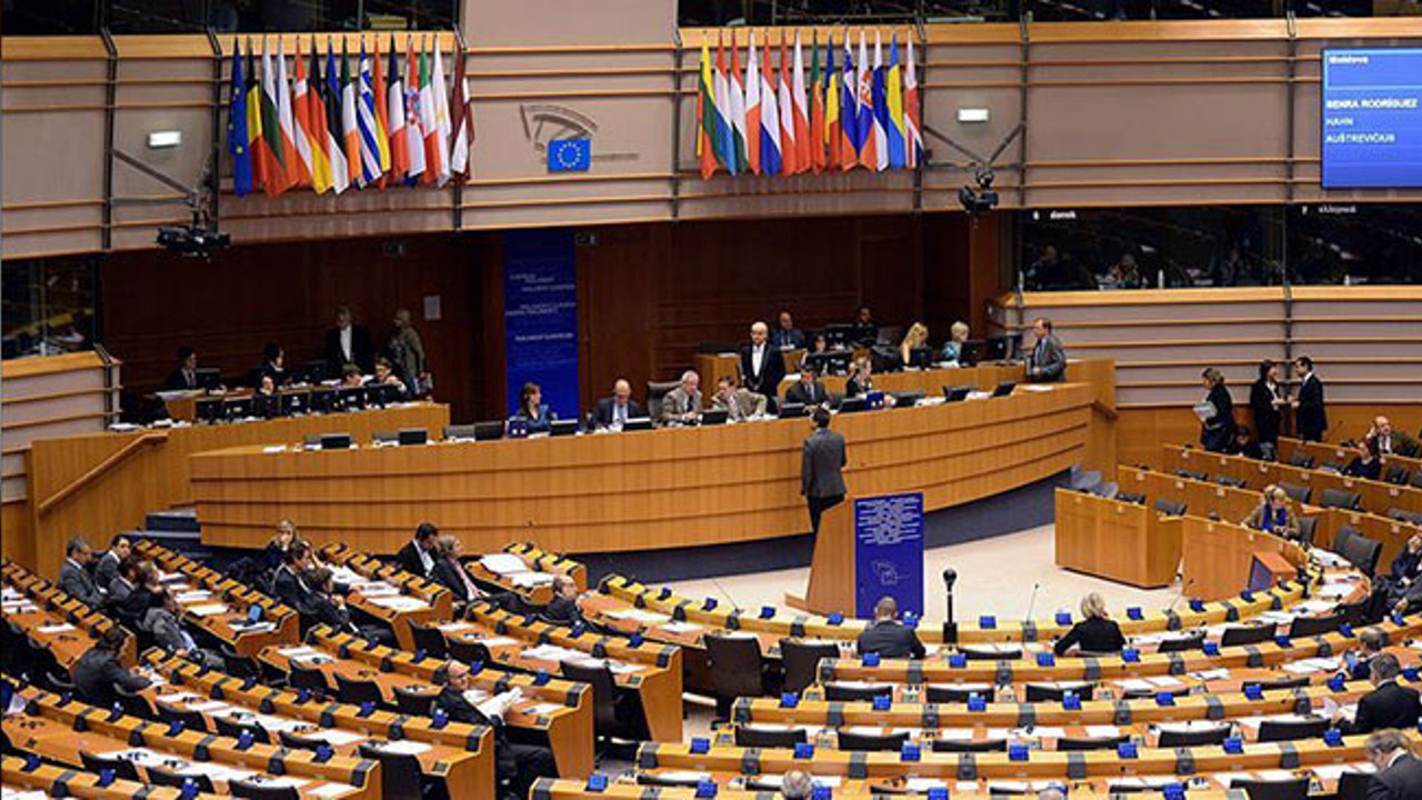 Son dakika... Avrupa Komisyonu'ndan Belarus'a da yaptırım kararı