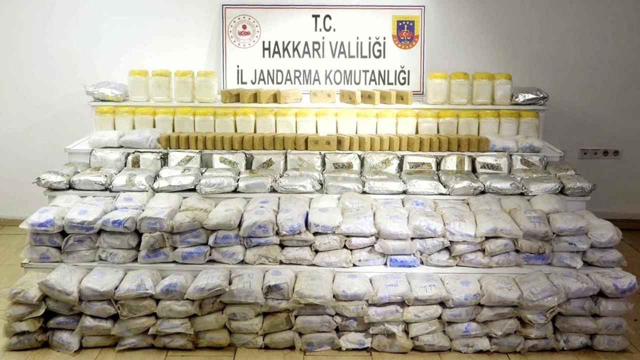 Soylu duyurdu! Hakkari'de 250 kilogram eroin ele geçirildi…