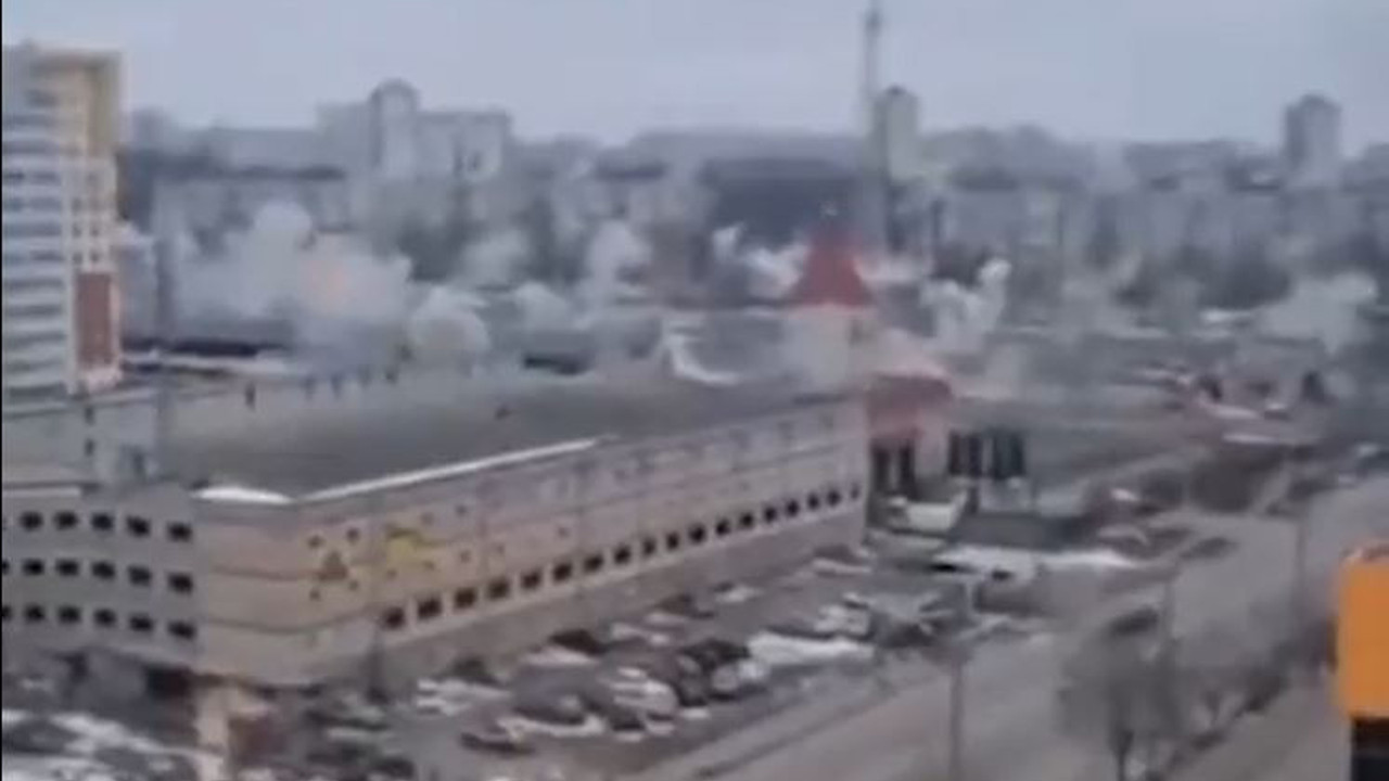 Katil Rusların Hitler gibi bombalama ve sivilleri öldürme anları